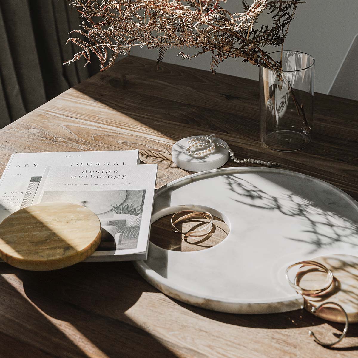 Large tray with round element, handmade marble tray - Slow Design 