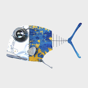 Pesce che fa Sicuramente Compagnia - Recycled polymaterial assembly by Pilato Stefano - Fp Art Online