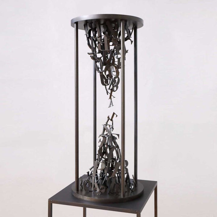 È arrivato il Momento - Burnished iron sculpture by Benetta Enrico - Fp Art Online