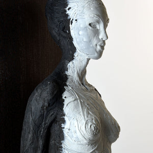 I Hope Bianca Nera - Epoxy resin sculpture with terracotta and iron powder by Francioni Mastromarino - Fp Art Online
