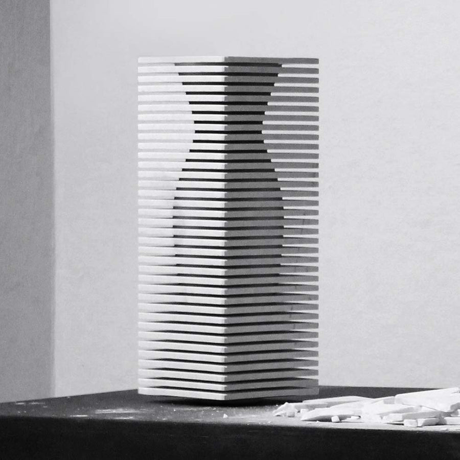 Introverso 2 - White Carrara marble vase by Ulian Paolo e Ratti Moreno - Fp Art Online