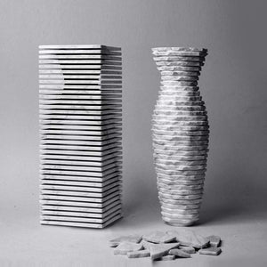 Introverso 2 - White Carrara marble vase by Ulian Paolo e Ratti Moreno - Fp Art Online