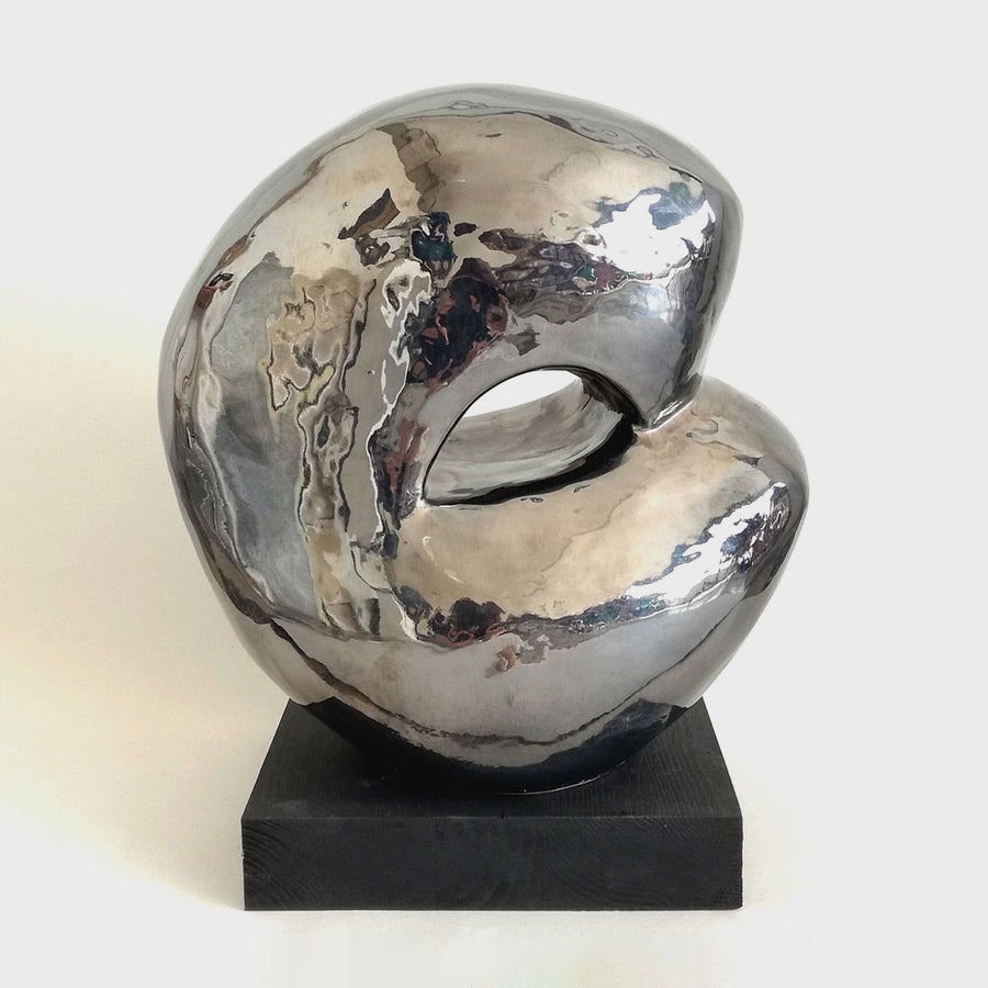 L'Abbraccio - Ceramic sculpture with metallic effect enamel by Sarandrea Monica - Fp Art Online