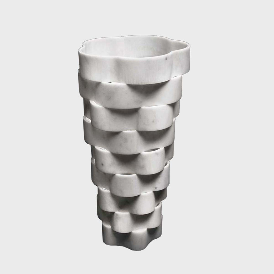 Little Gerla Flower - White Carrara marble vase made with waterjet cut by Ulian Paolo e Ratti Moreno - Fp Art Online