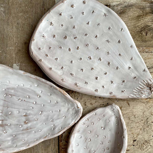 Cactus, Handmade terracotta plate and matt white enamel by Italiano Patrizia - Fp Art Online