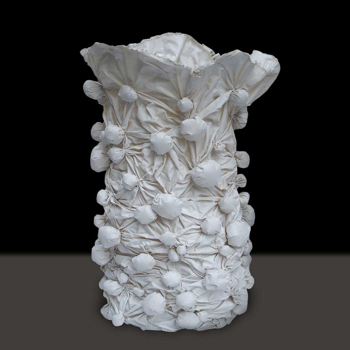 Regina della Notte - Moulded canvas vase, mixed technique, acrylic and resin by Wahl Johanna - Fp Art Online