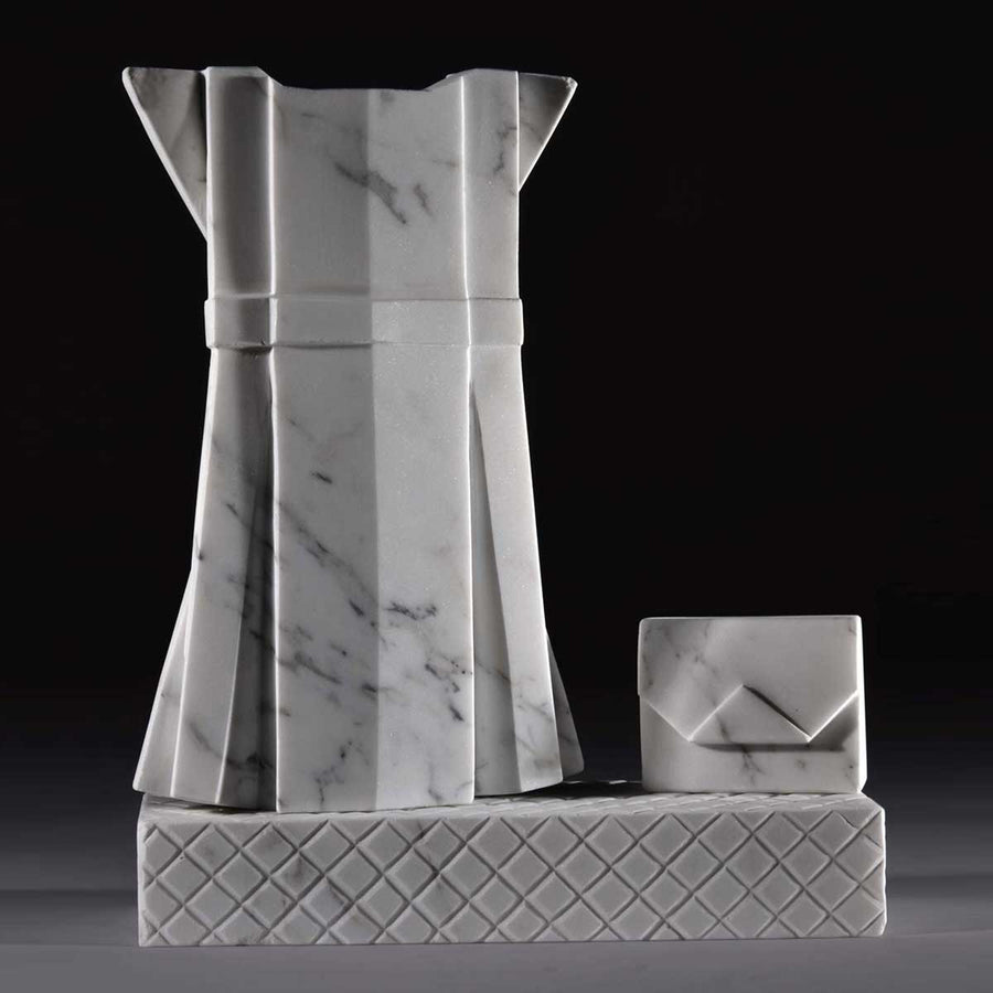 Vestito con Borsa - Carrara Statuary marble sculpture by Mayer Tasch Verena - Fp Art Online